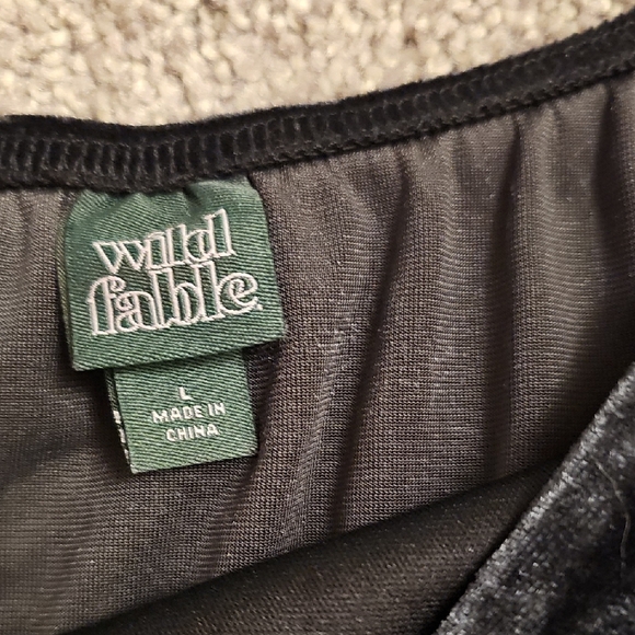 Chic Black Long Sleeve Bodycon Dress - Picture 2 of 4